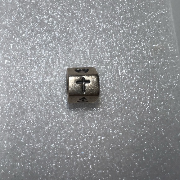 Pandora heart, cross and anchor charm - Picture 4 of 5